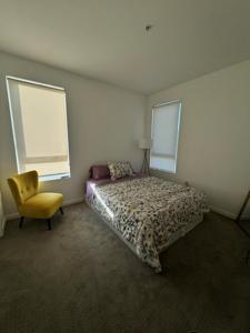 Modern Unit Near Glendale Galleria and Walk to Shopping & Dining!