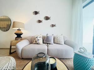 Private picuzzi in a NEW condo with private beach