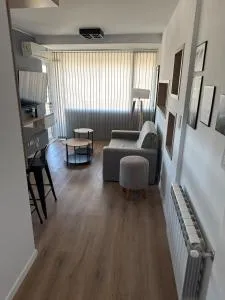 Departamento de 1 dormítorio más sofá cama en living - Leones