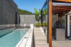 Cobertura alto padrão Praia Brava com piscina privativa