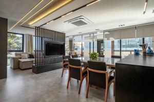 Cobertura alto padrão Praia Brava com piscina privativa