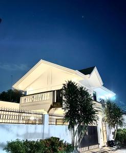 Stunning House with Pool and Best Amenities