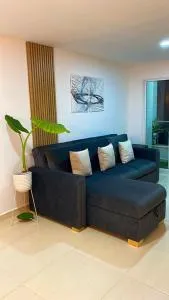 Semana Santa en cómodo apartamento con 2 cuartos, sofacama, piscina y parking gratis - 圣希尔