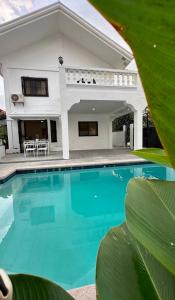 Stunning House with Pool and Best Amenities
