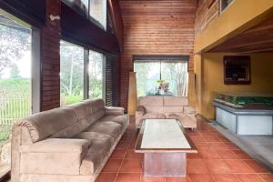 Urbanview Hotel AR Cottage Gambung