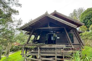 Urbanview Hotel AR Cottage Gambung