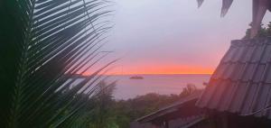 Kohrong Sea Views Bungalows