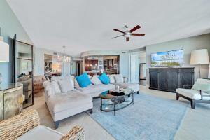 Bella Luna 809 - NEW- Bayfront-deeded beach access