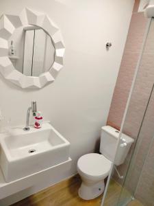 Apto reformado e mobiliado a 2 quadras praia Guaruja Enseada