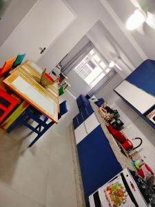 Apto reformado e mobiliado a 2 quadras praia Guaruja Enseada