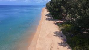 Уютная квартира рядом с пляжем Май Као