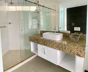 Apto 3 habitaciones vistas al mar pozos colorados