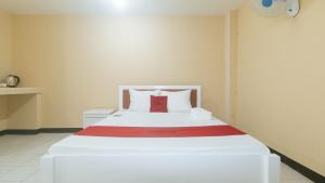 RedDoorz at MUBG Apartelle near Baclaran Church