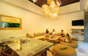 NEW 4 BDR Villa Rooftop & pool Seminyak Petitenget
