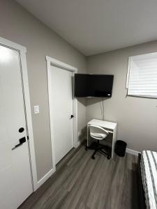 Entire 2 Ensuite Bedrooms in a Basement