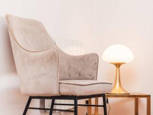 Appartement lumineux 75 m², centre-ville, parking, wifi, 7 couchages - FR-1-821-32