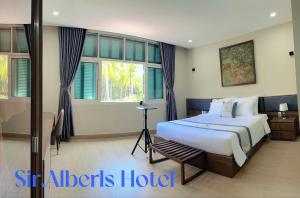 Sir Albert Beach Hotel