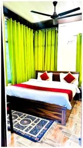 M R Morning Moon Near Block road - 比姆塔尔