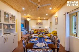 StayVista at Cloudview Villa with Valley view, WiFi & BBQ