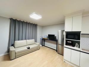 Myeongdeok St JM house