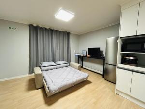 Myeongdeok St JM house