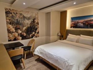 Phòng Loại Sang Giường Đôi (Deluxe Double Room)