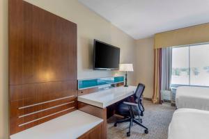 Comfort Suites Knoxville East