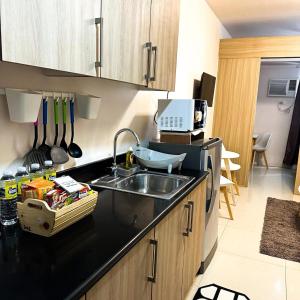 Crizzys Hub Sariel at Shore Residences - 1BR with Netflix and Disney - Near MOA