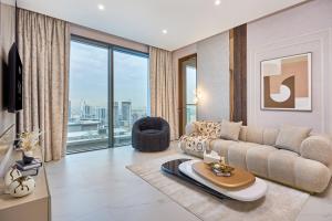 STAY BY LATINEM Luxury 2BR Holiday Home CVG 4005 Near Burj Khalifa