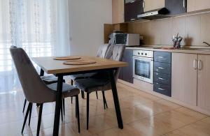 Lenas Apartment near City Center