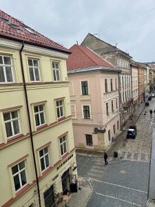 MIAMO apart Вірменська