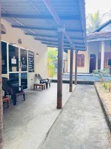 Uluwatu Surf Hostel - Yalpotta