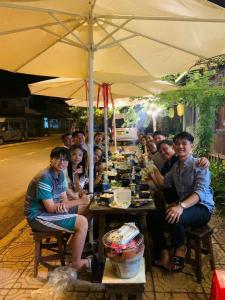 A Hùng Home & Restaurant