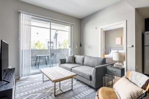 Culver City 1BR w WD Gym Pool Walk to Shops LAX-324 - Appartamenti, Los Angeles