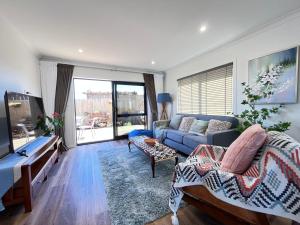 Brand New 2-Bedroom Retreat in Quiet Cul-de-Sac - 4hvězdičkové hotely ve městě Hamilton