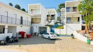 Aura safari - Chithragiri