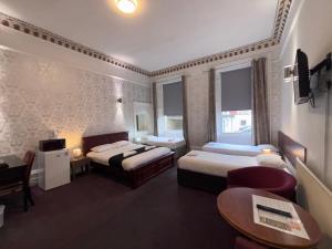 Family Room (5 Persons) room in Park View House Hotel