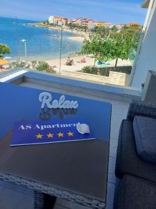 SMARAGD on the beach