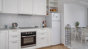 Coastal Calm, 2BR with Seaview