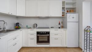 Coastal Calm, 2BR with Seaview