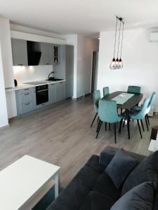 SMARAGD on the beach