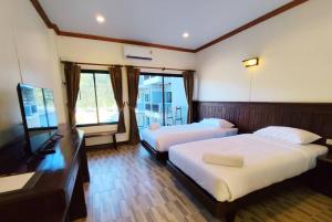 Golden sand khaolak Resort