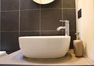 The Brass Burrow, Bel Air Soho Suites