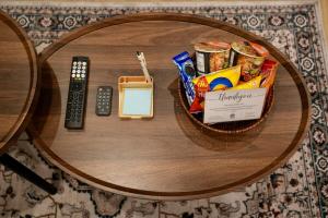 Nivas Wanit 2BR 1SFB Yaowarat MRT EntireHome 80SQM