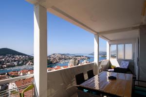 BLUE HORIZON APARTMENT by DuHomes