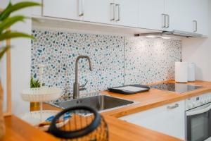 Peaceful Nest In City Center - Happy Rentals