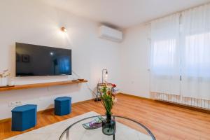Peaceful Nest In City Center - Happy Rentals