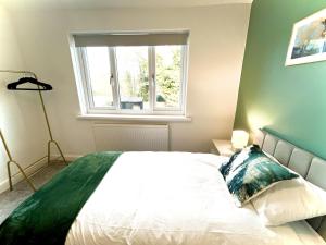 Stunning 3 Bedroom House Near Birmingham Airport and NEC