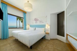 Salt Apartments Reina Sol