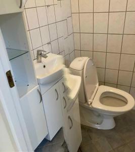 Lovely Summer House Near The Beach